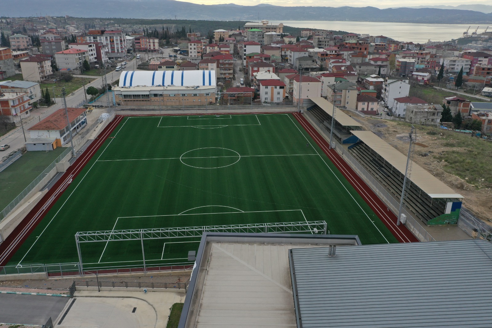 Kocaeli Nihat Karataş ilçe Stadı yenileme işi